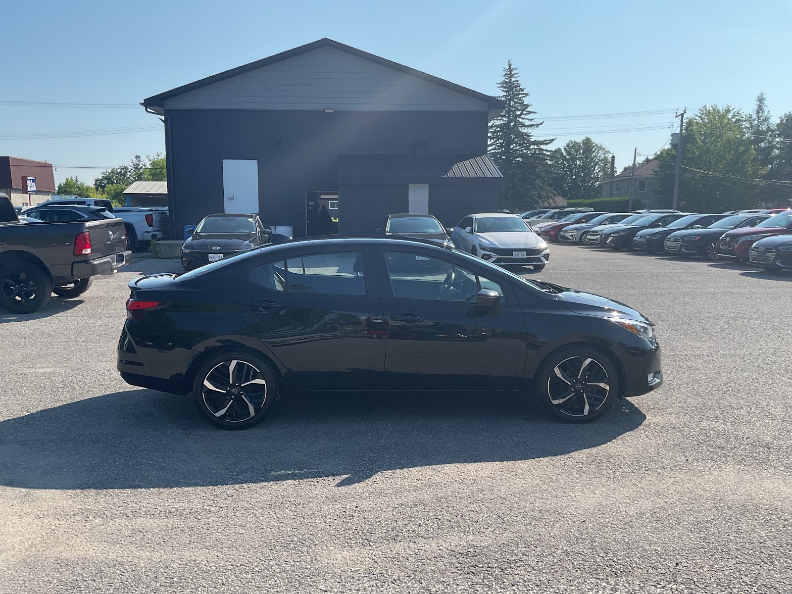 2023 NISSAN VERSA SR — photo 7