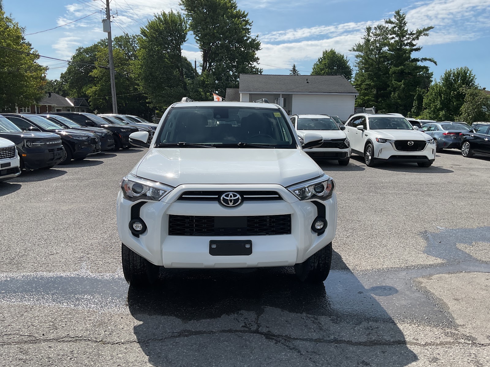 2024 TOYOTA 4RUNNER SR5 — photo 2