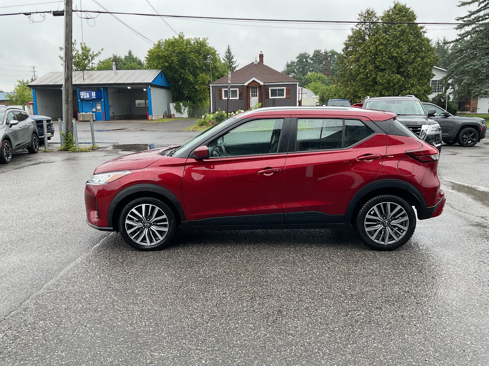 2025 NISSAN KICKS PLAY SV — photo 2