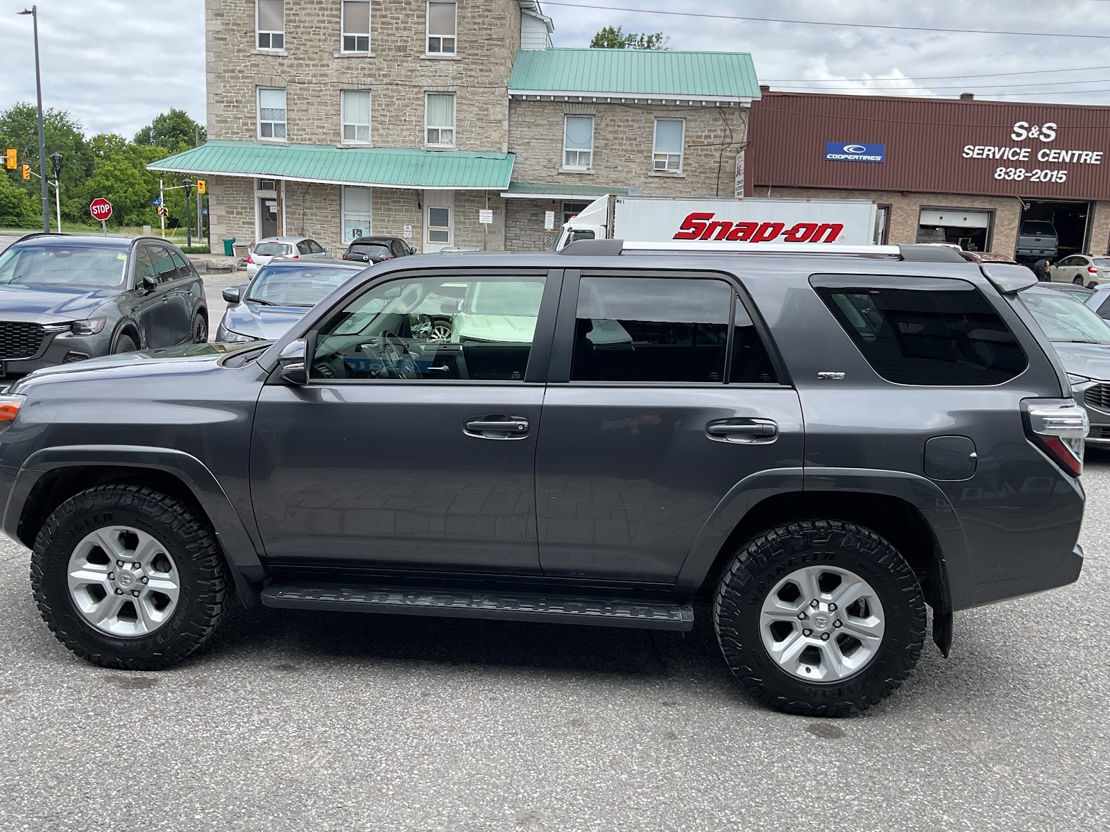 2023 TOYOTA 4RUNNER BASE — photo 3