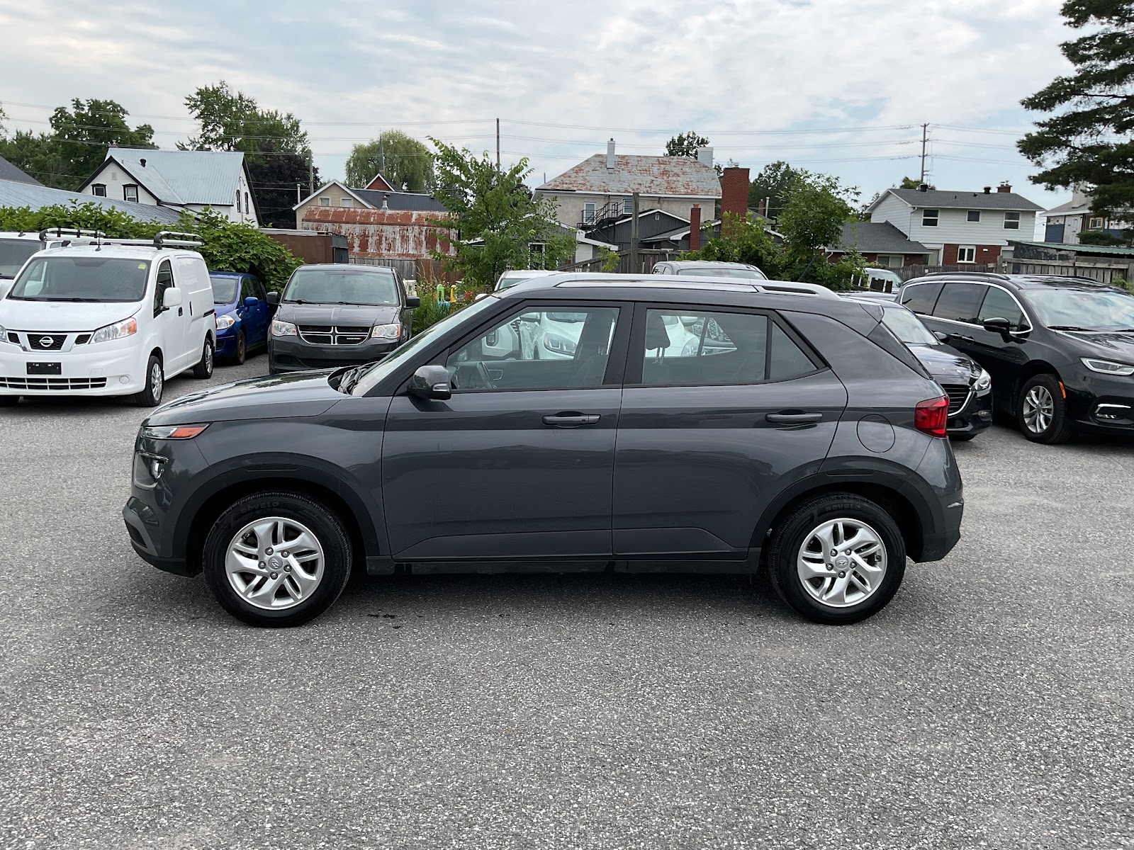 2024 HYUNDAI VENUE PREFERRED — photo 3