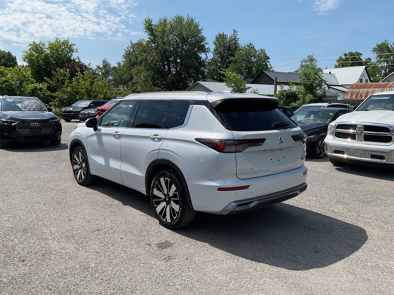 2025 MITSUBISHI OUTLANDER GT — photo 4