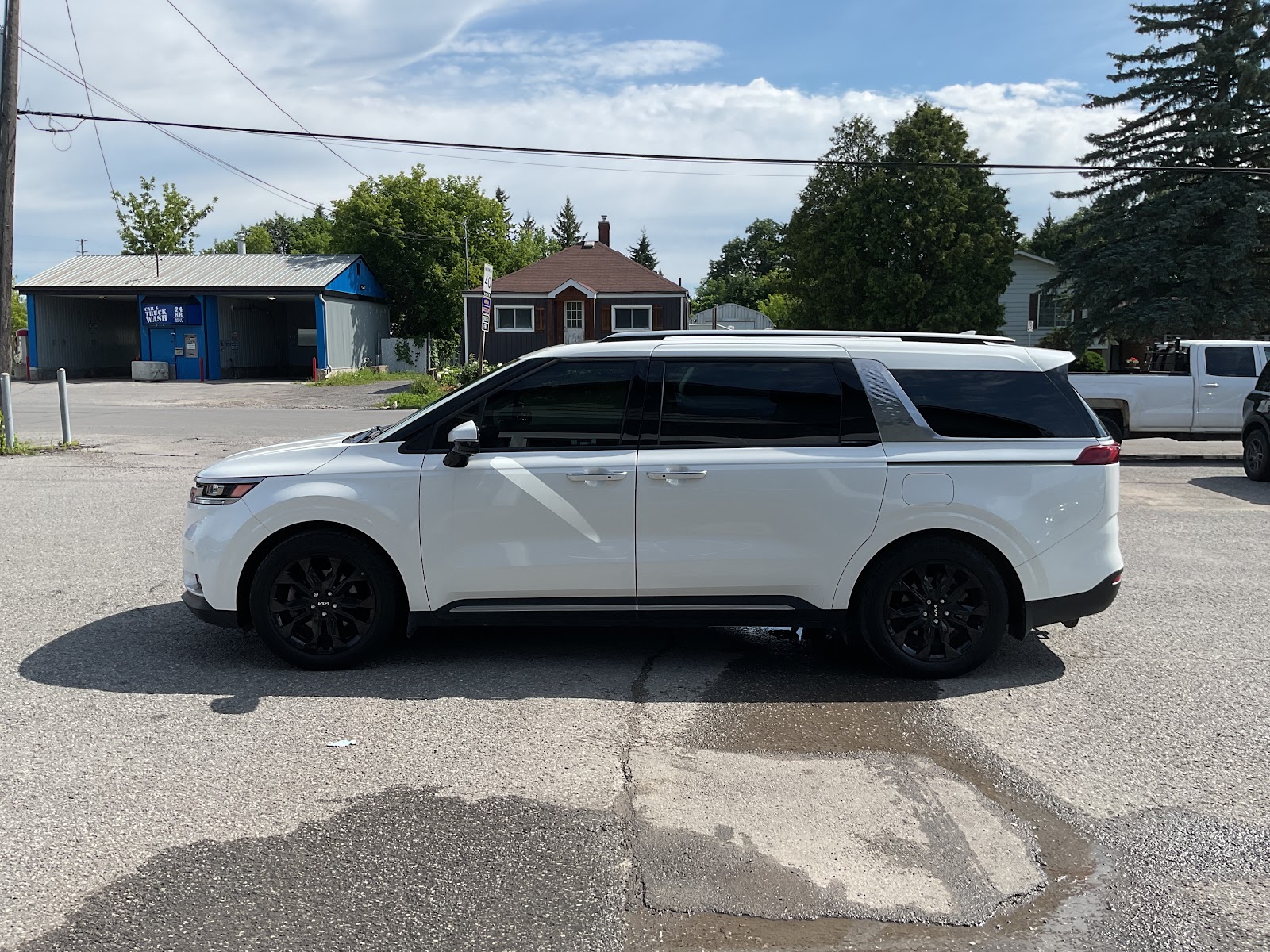 2024 KIA CARNIVAL SX — photo 3