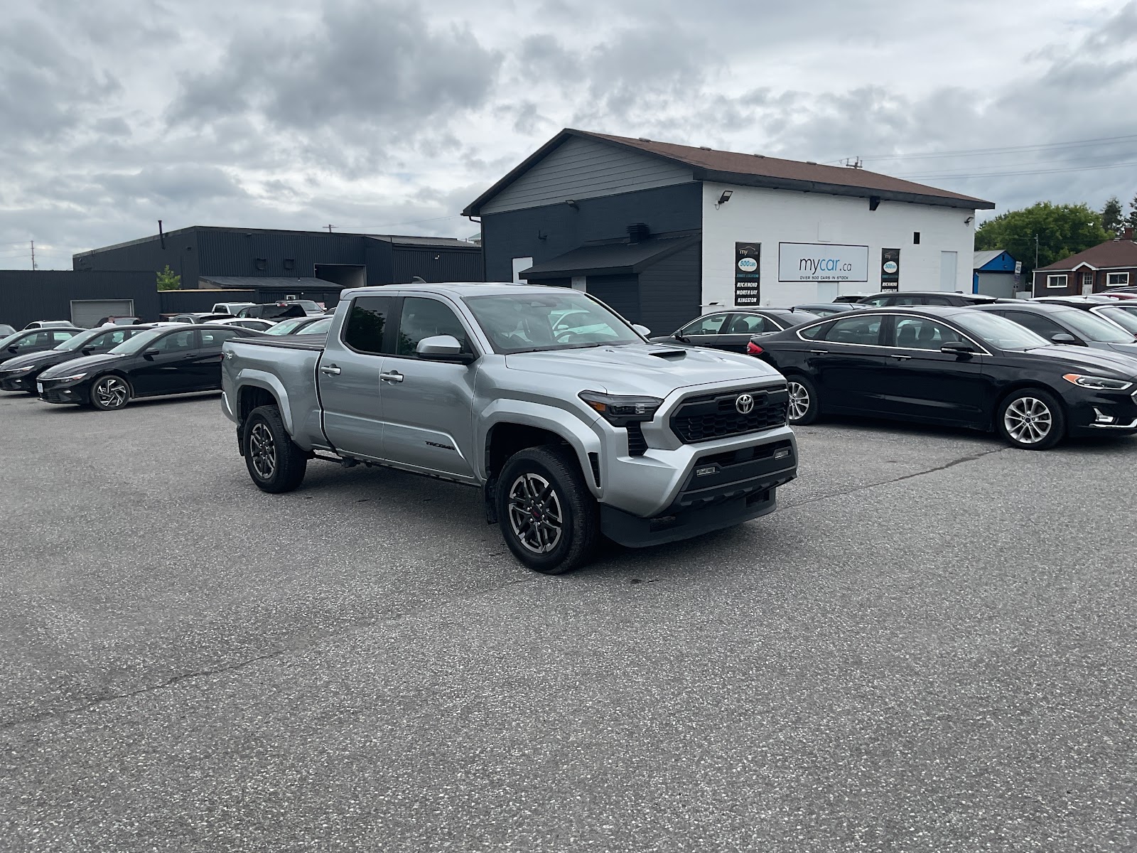 2025 TOYOTA TACOMA TRD — photo 8