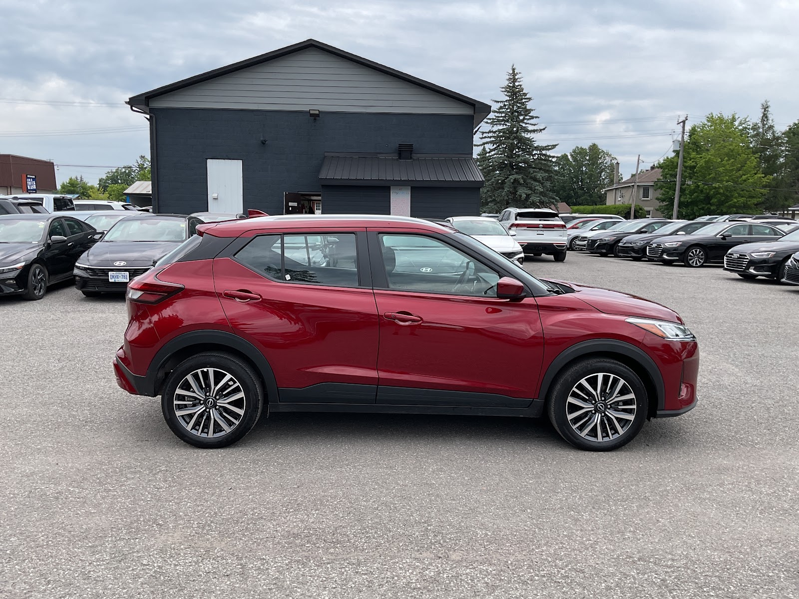 2025 NISSAN KICKS PLAY SV — photo 7