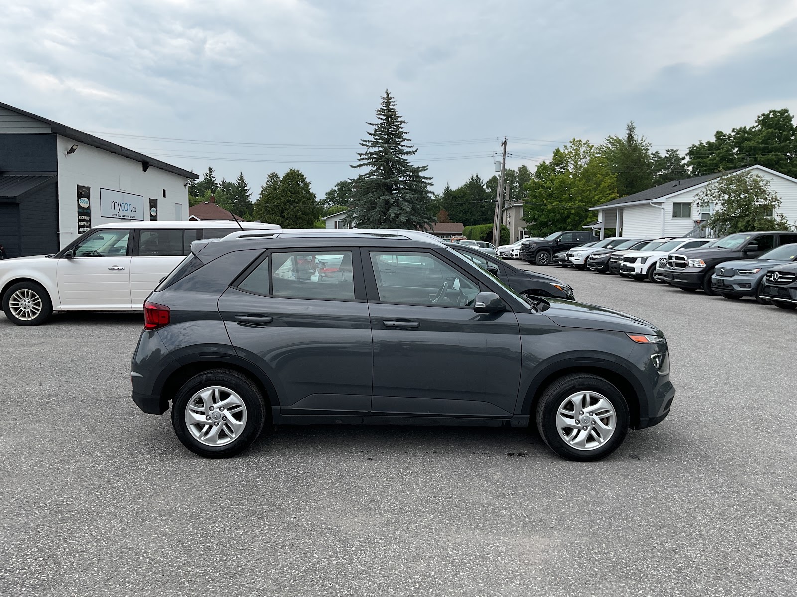 2024 HYUNDAI VENUE PREFERRED — photo 7