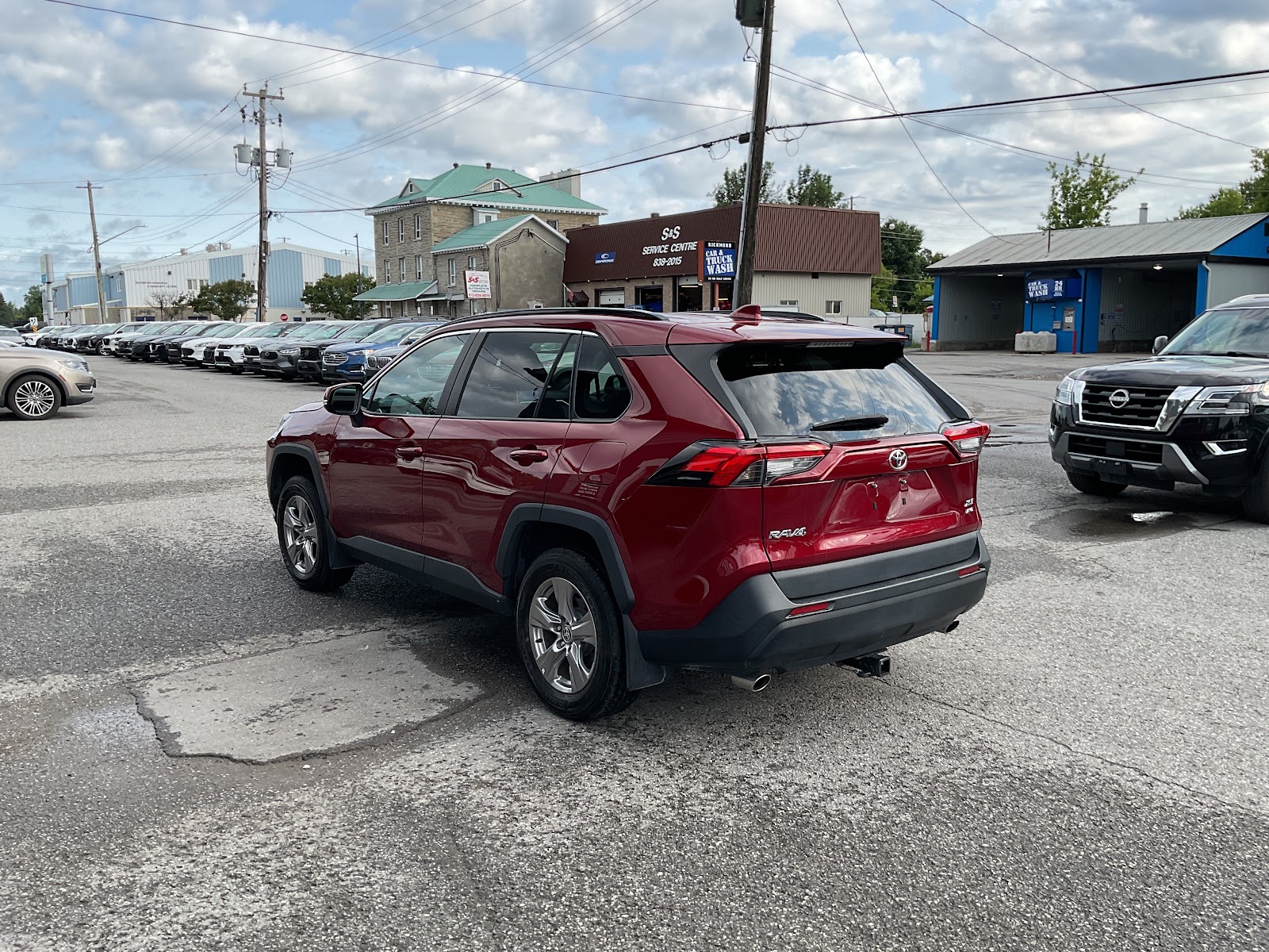 2023 TOYOTA RAV4 XLE — photo 4