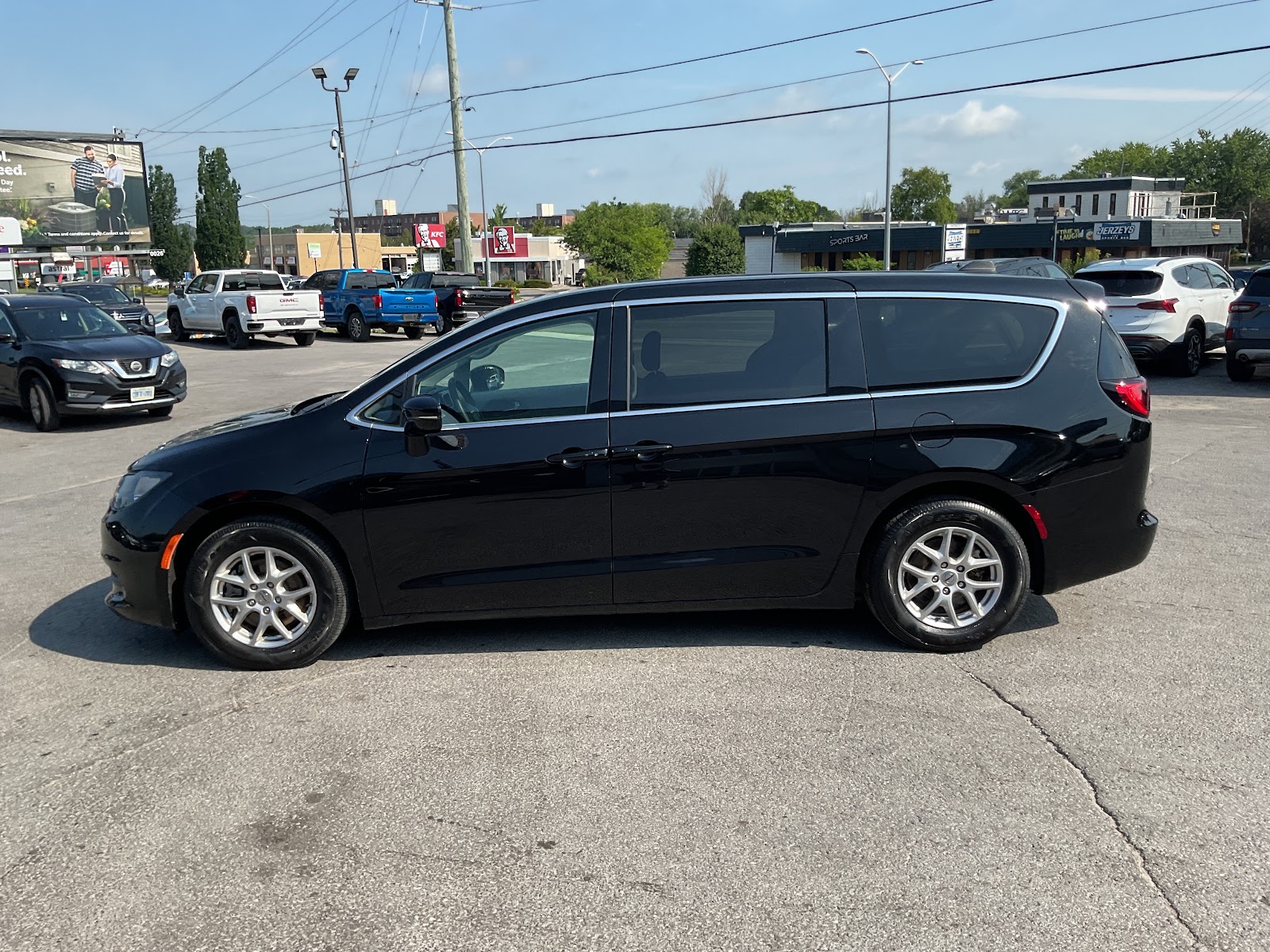 2024 CHRYSLER GRAND CARAVAN SXT — photo 3