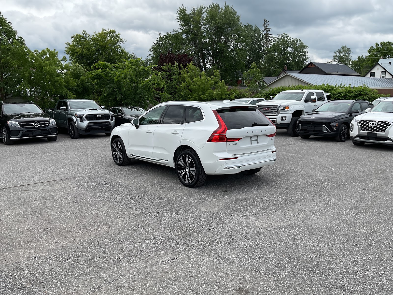 2023 VOLVO XC60 PLUS BRIGHT THEME — photo 4
