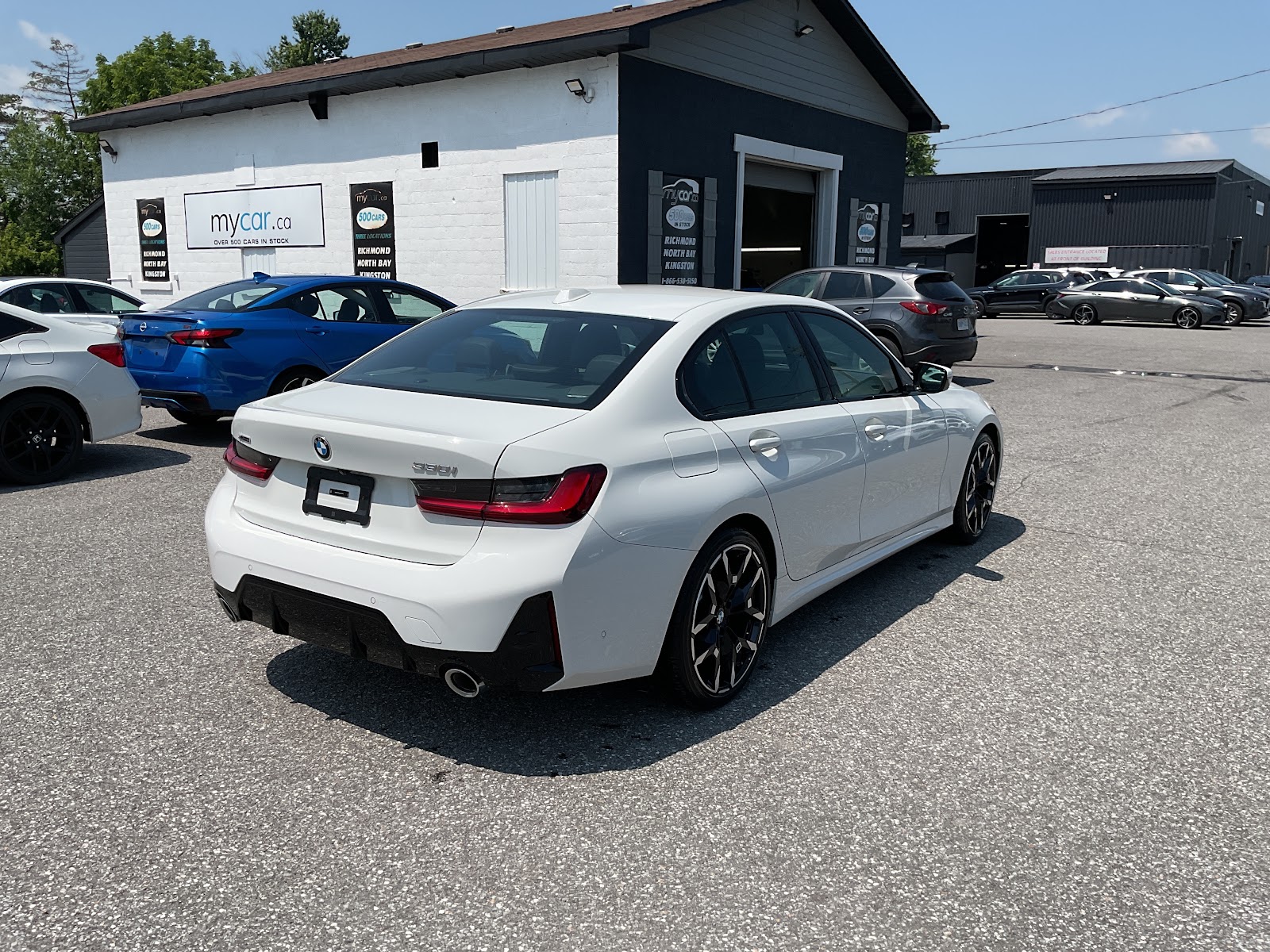 2025 BMW 3 SERIES 330I XDRIVE — photo 6
