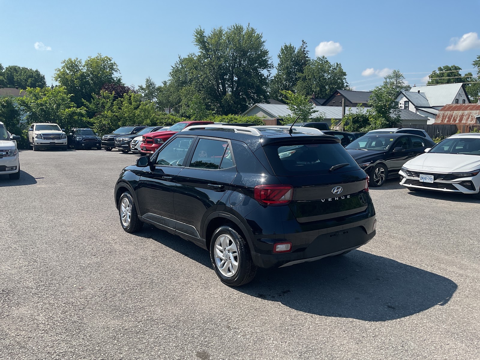 2024 HYUNDAI VENUE PREFERRED — photo 4