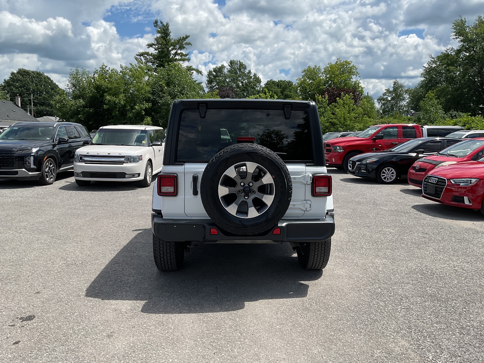 2023 JEEP WRANGLER SAHARA — photo 4