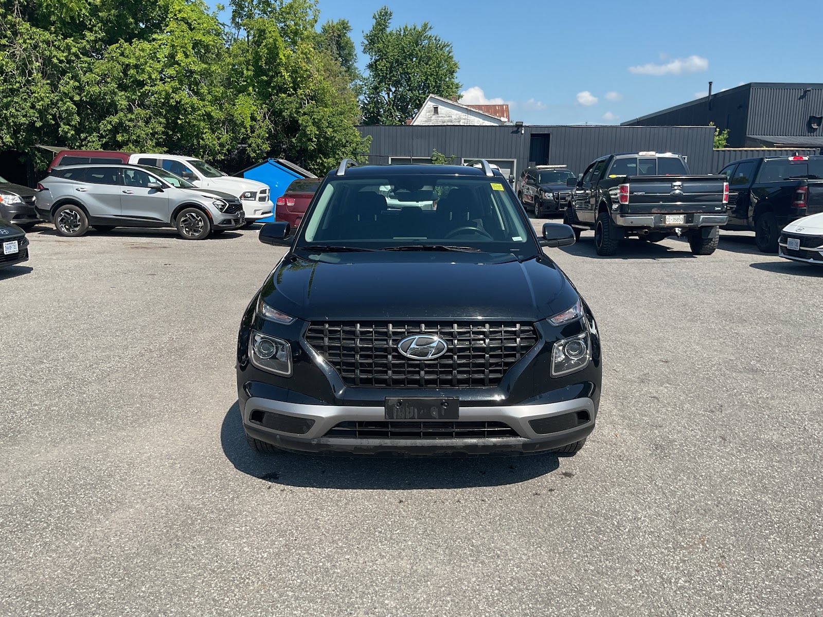 2024 HYUNDAI VENUE PREFERRED — photo 2