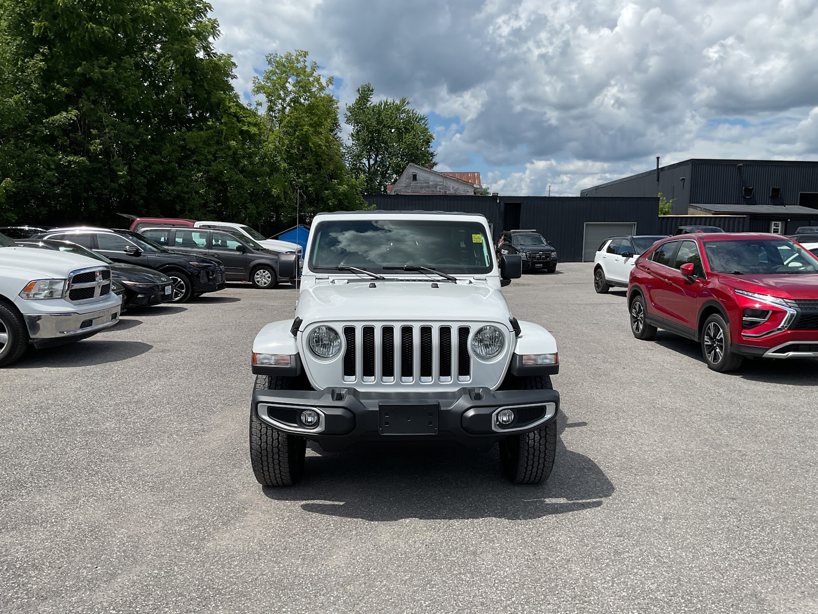 2023 JEEP WRANGLER SAHARA — photo 2