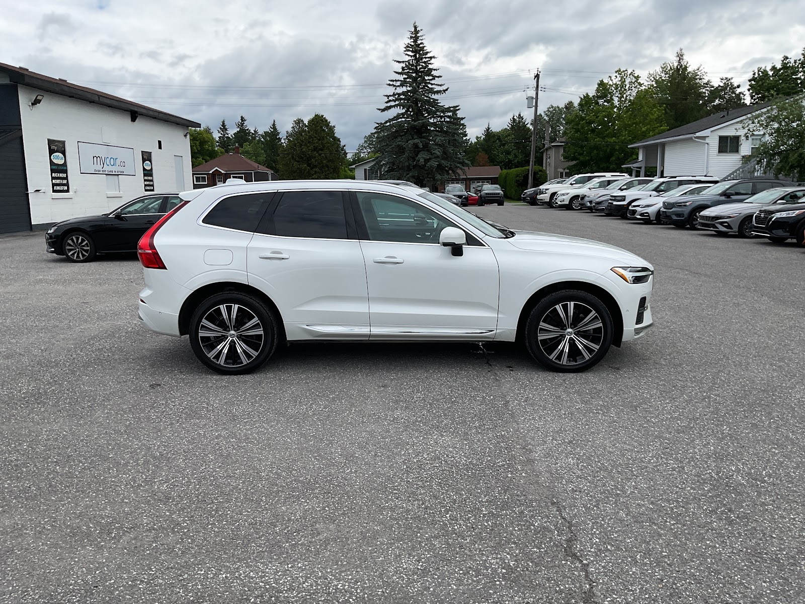 2023 VOLVO XC60 PLUS BRIGHT THEME — photo 7