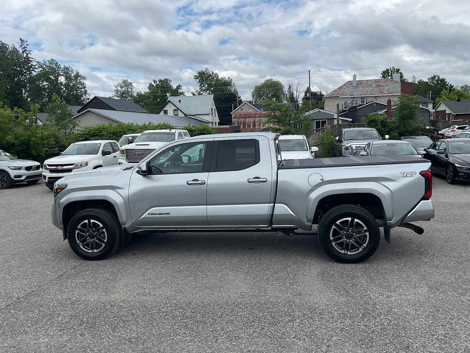 2025 TOYOTA TACOMA TRD