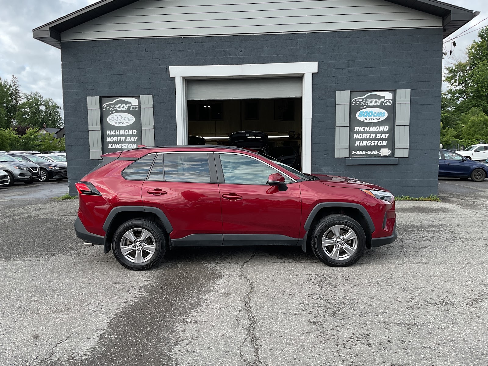 2023 TOYOTA RAV4 XLE — photo 7