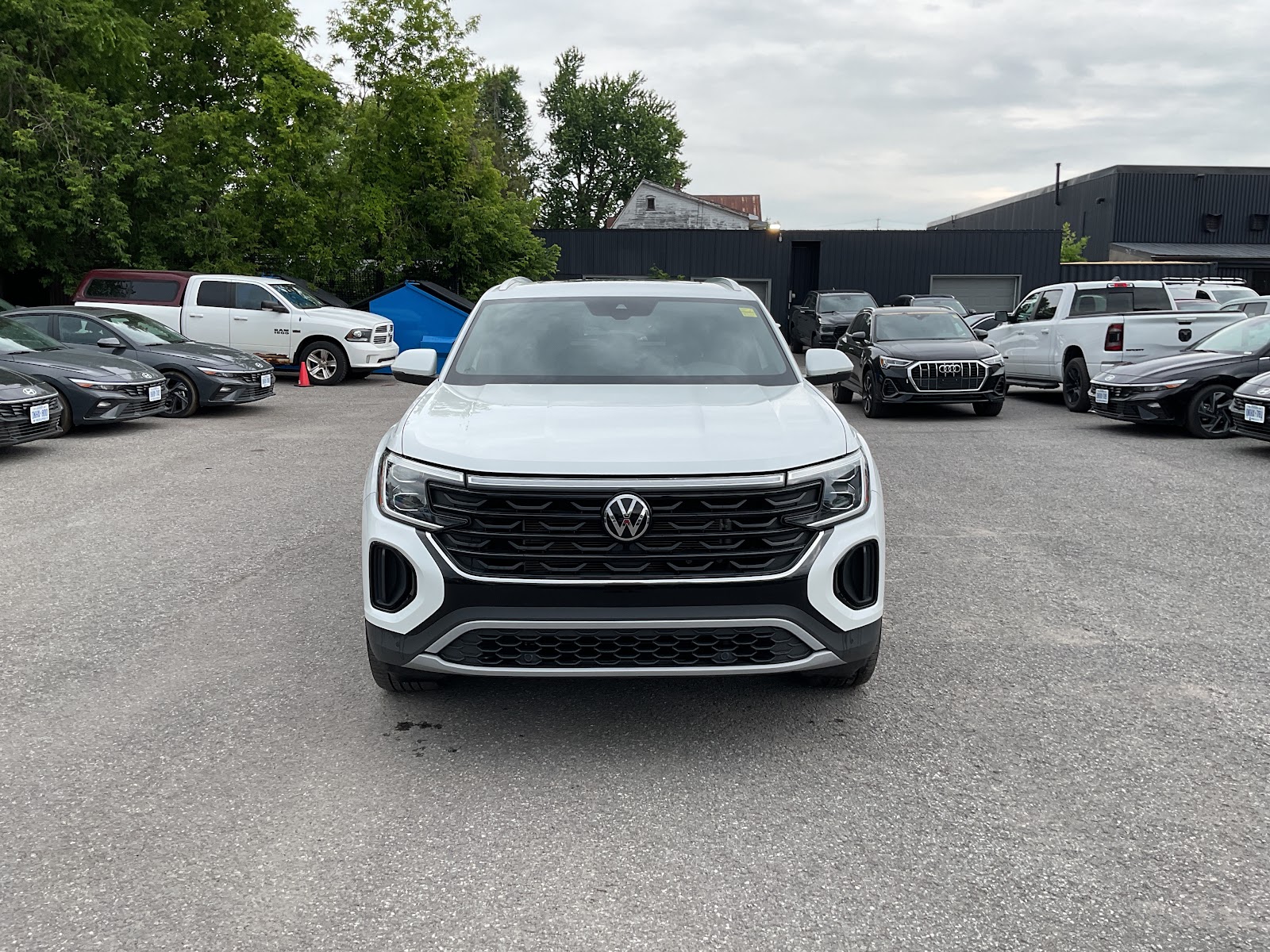 2024 VOLKSWAGEN ATLAS CROSS SPORT HIGHLINE — photo 2