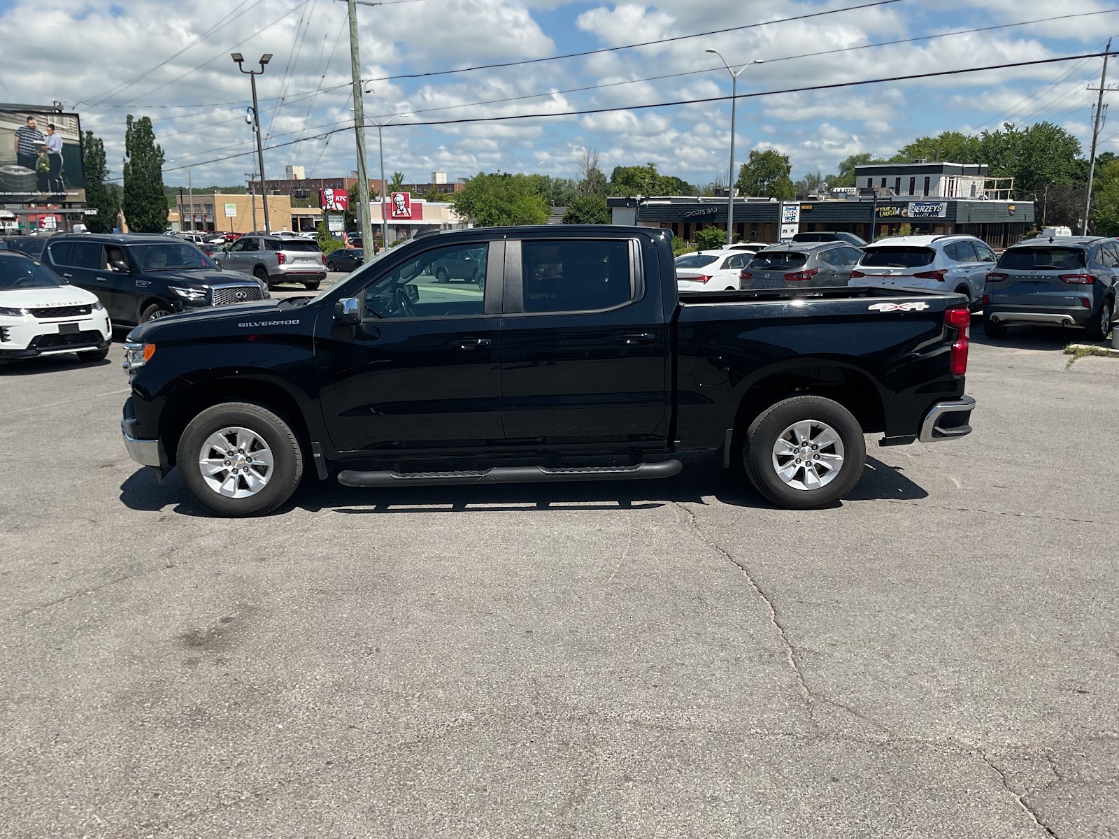 2022 CHEVROLET SILVERADO 1500 LT — photo 3