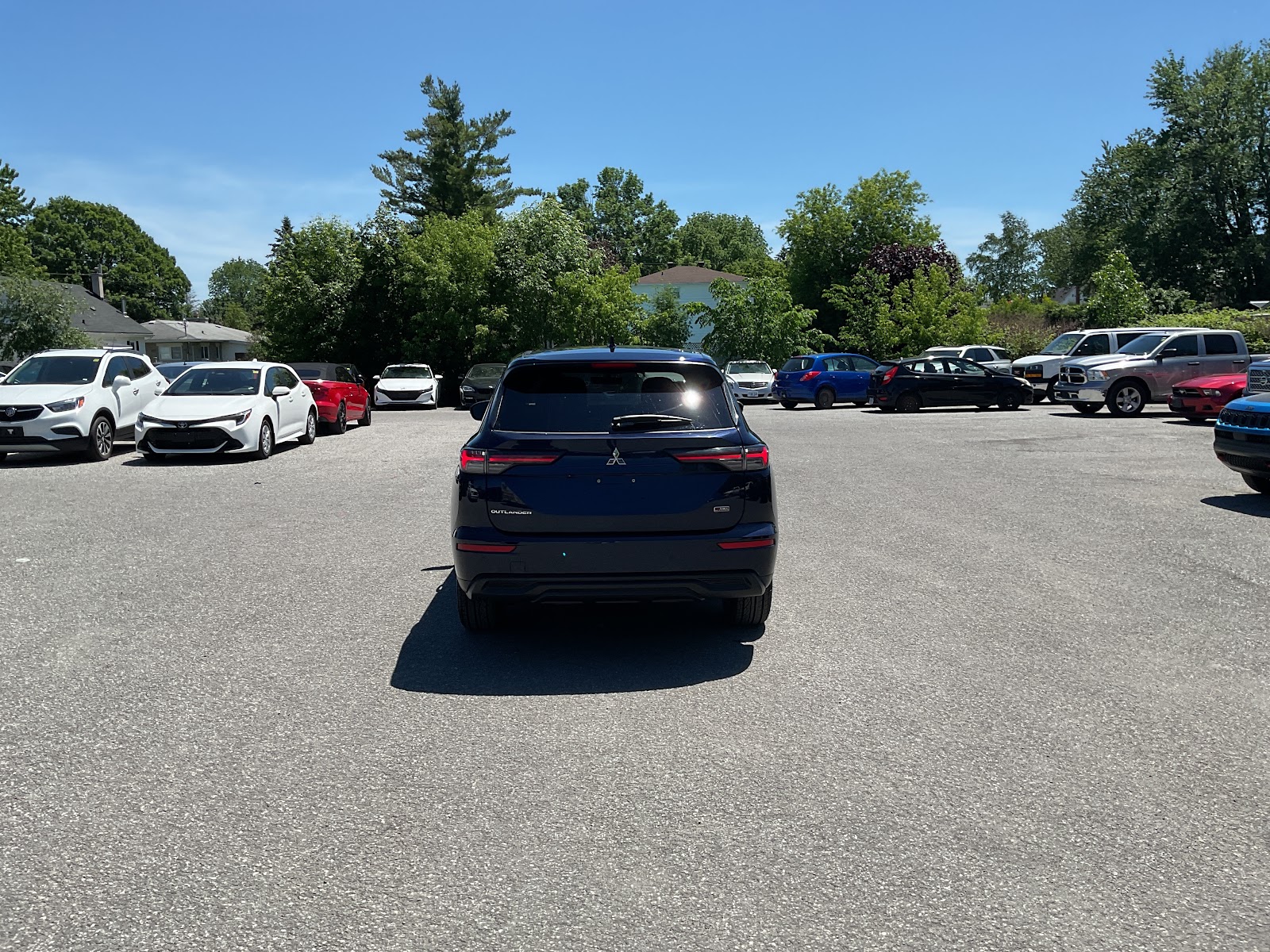 2025 MITSUBISHI OUTLANDER ES — photo 5