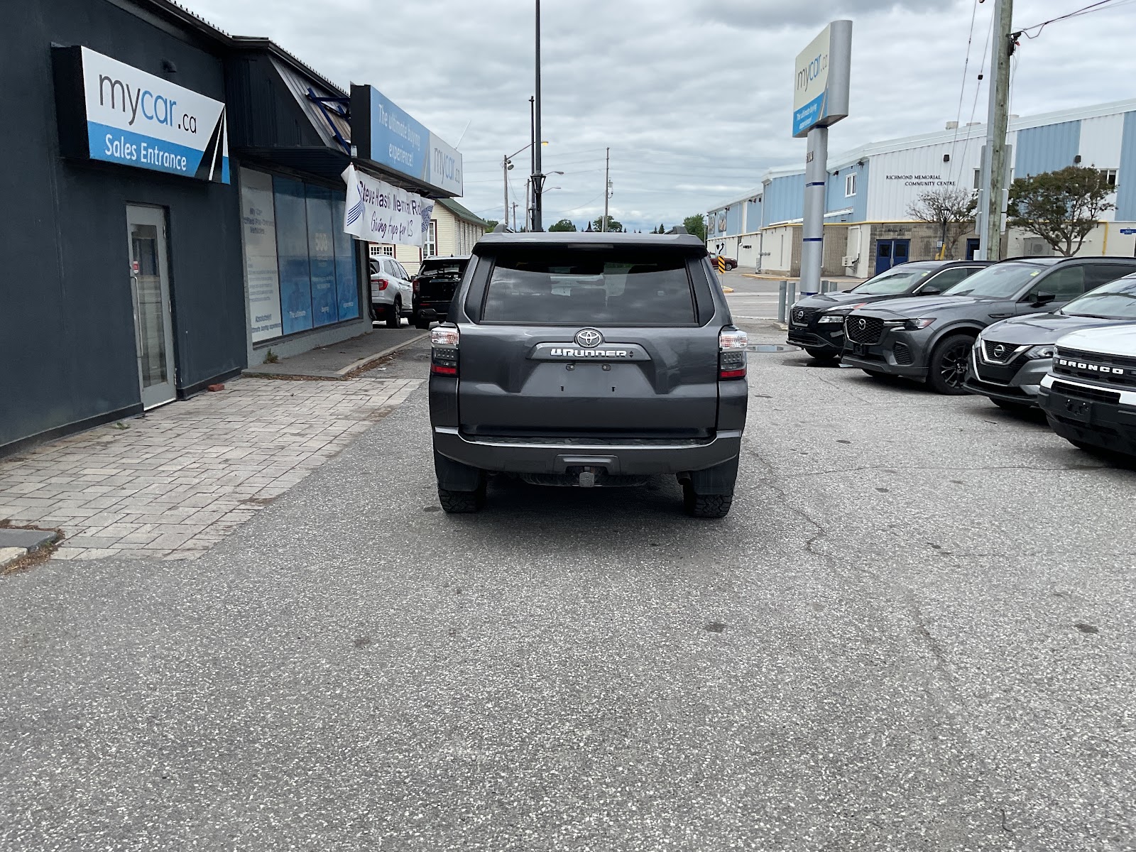2023 TOYOTA 4RUNNER BASE — photo 5