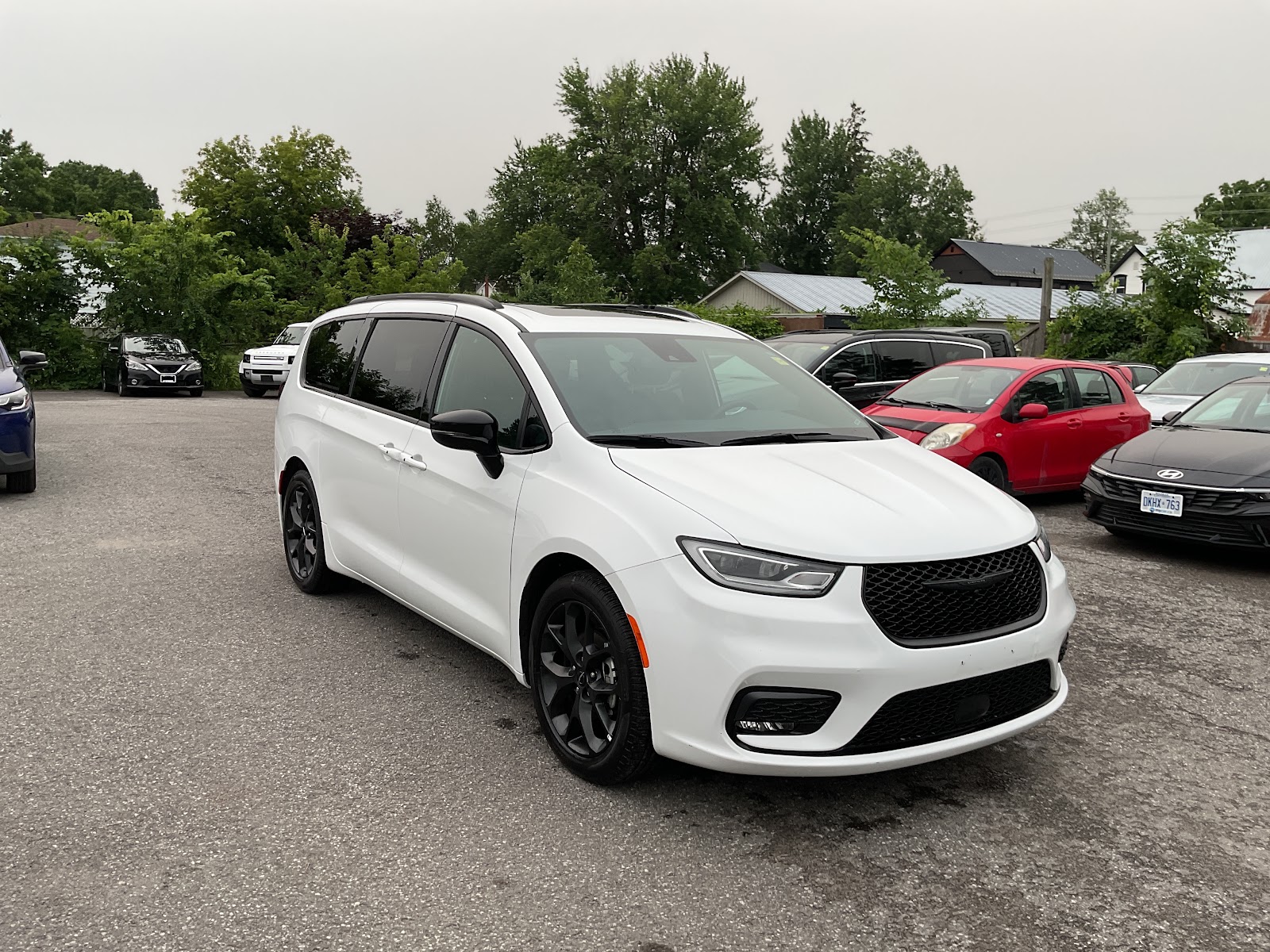 2024 CHRYSLER PACIFICA TOURING-L — photo 2