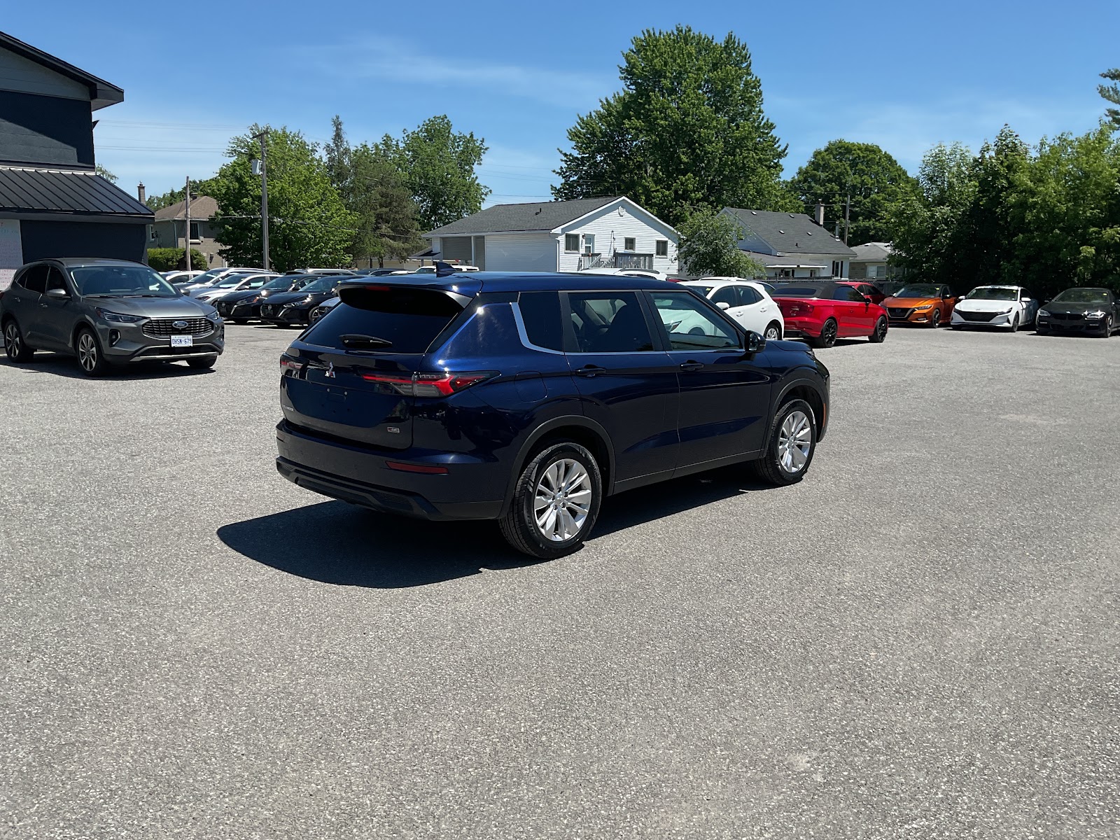 2025 MITSUBISHI OUTLANDER ES — photo 6