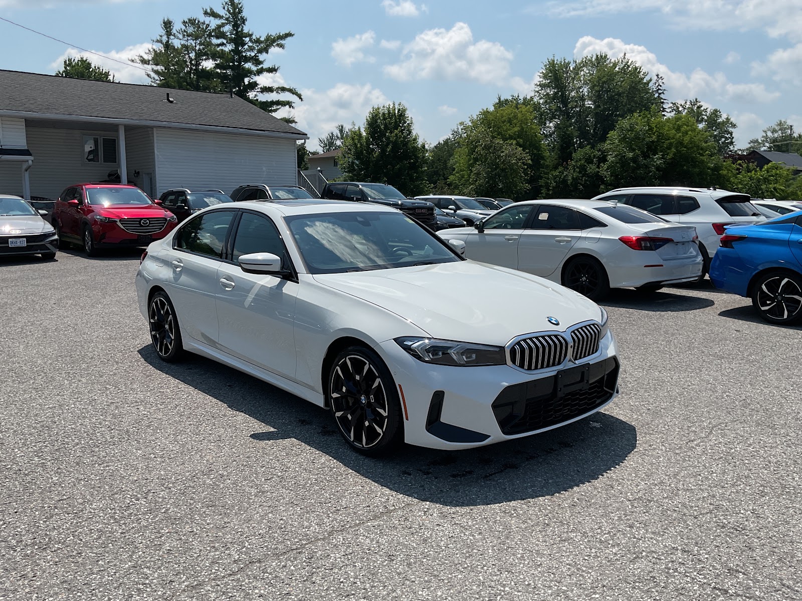 2025 BMW 3 SERIES 330I XDRIVE — photo 8