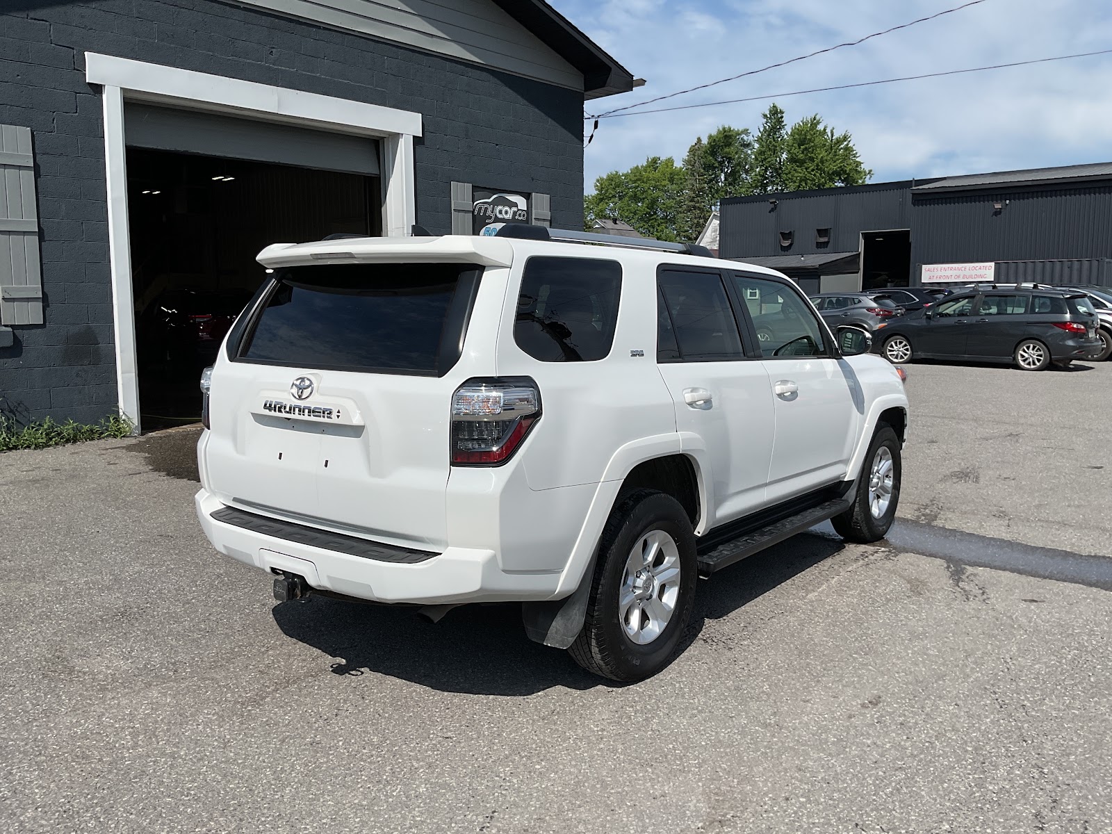 2024 TOYOTA 4RUNNER SR5 — photo 6