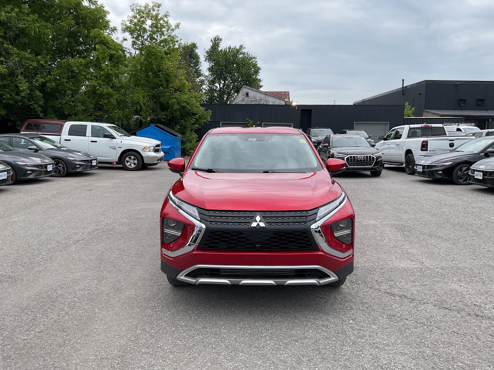 2023 MITSUBISHI ECLIPSE CROSS SE — photo 2