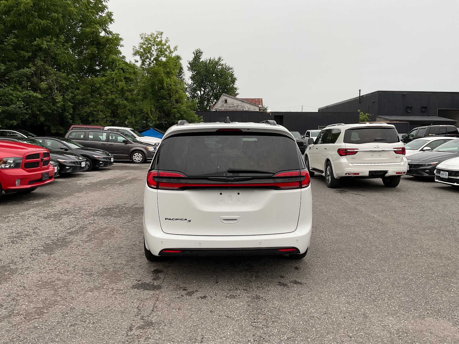 2024 CHRYSLER PACIFICA TOURING-L — photo 4