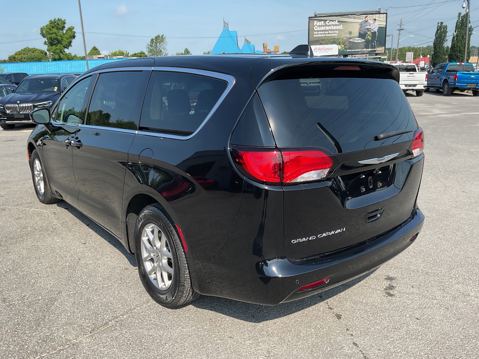 2024 CHRYSLER GRAND CARAVAN SXT — photo 4