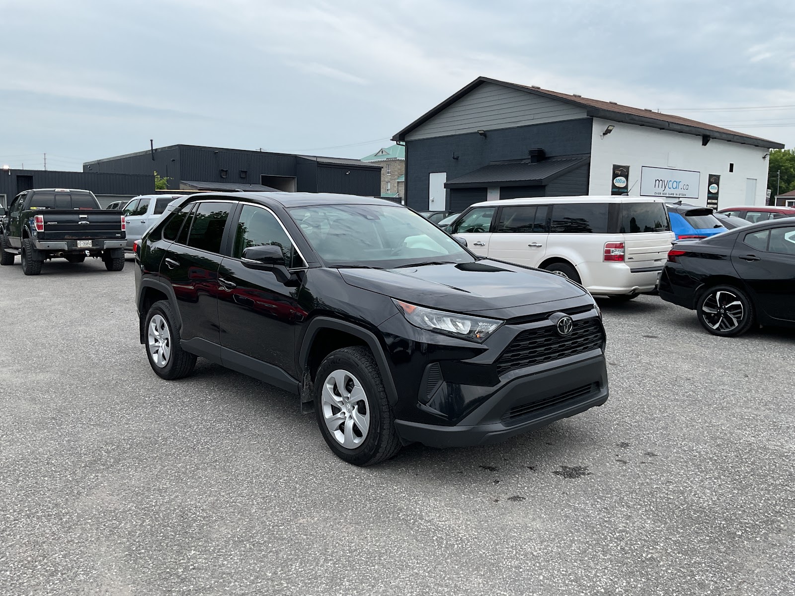 2025 TOYOTA RAV4 LE — photo 8