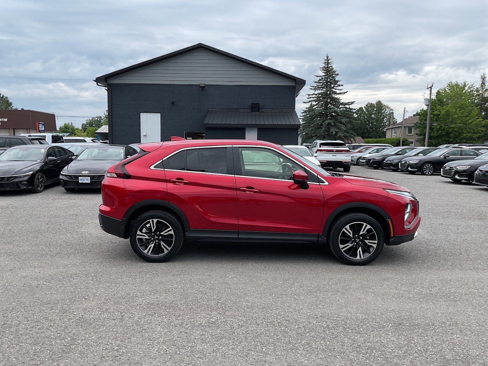 2023 MITSUBISHI ECLIPSE CROSS SE — photo 7