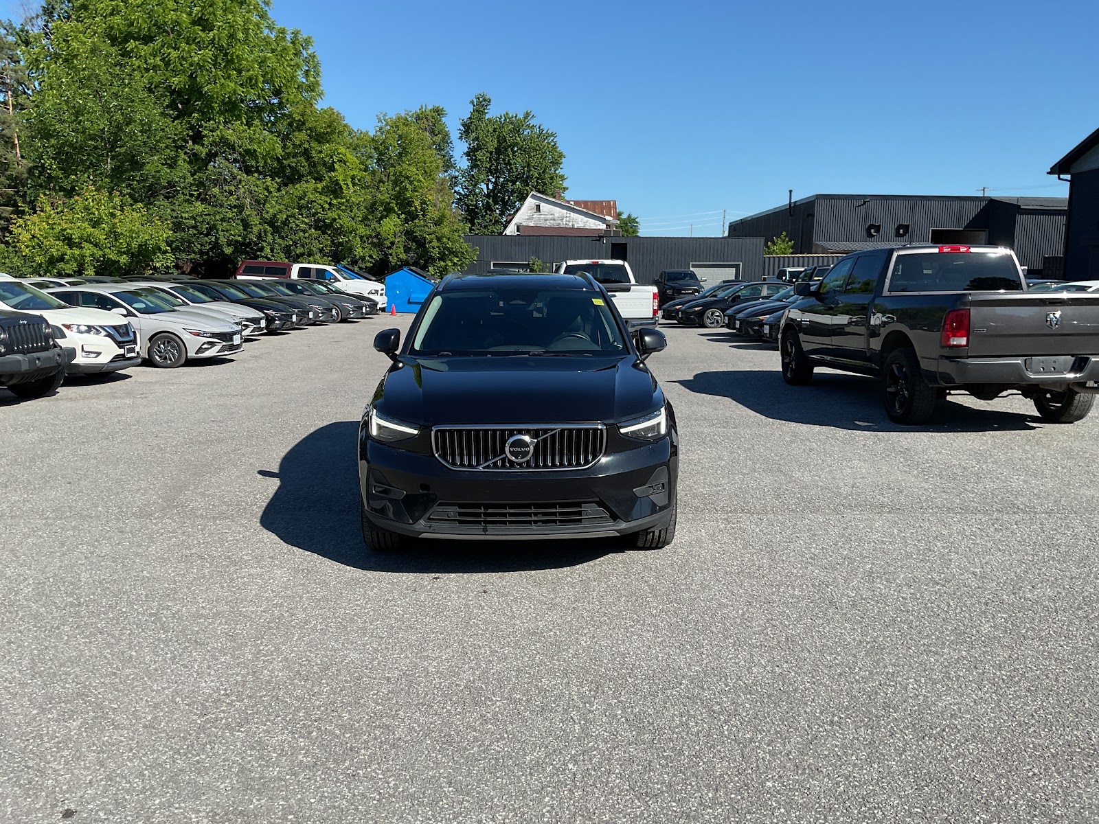 2024 VOLVO XC40 ULTIMATE BRIGHT THEME — photo 2